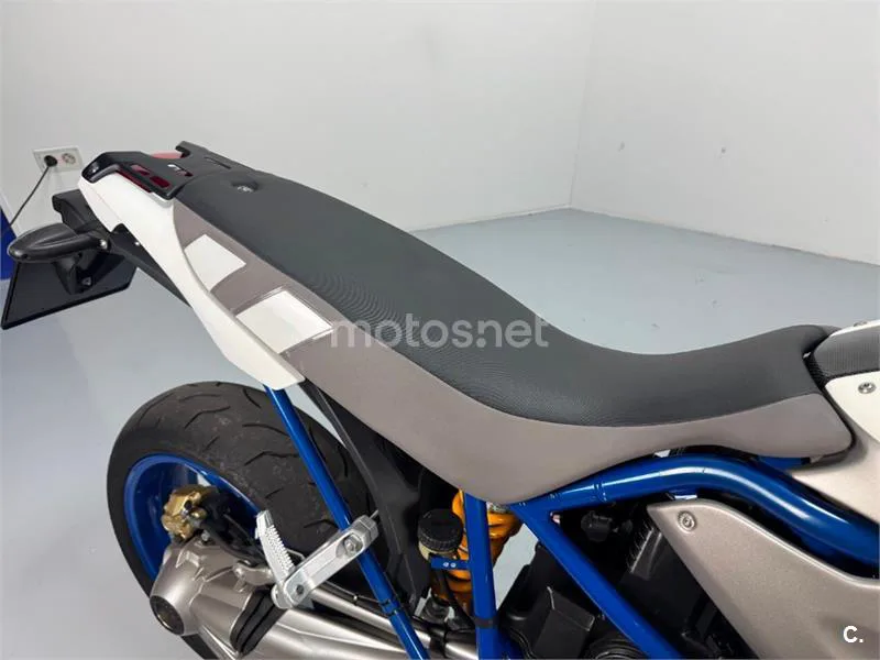 BMW HP2 Megamoto – Vista 6