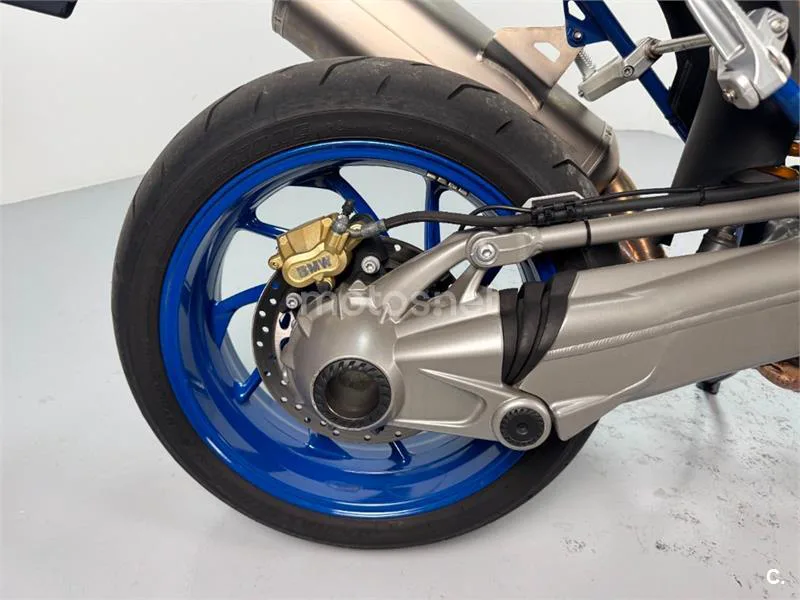 BMW HP2 Megamoto – Vista 7