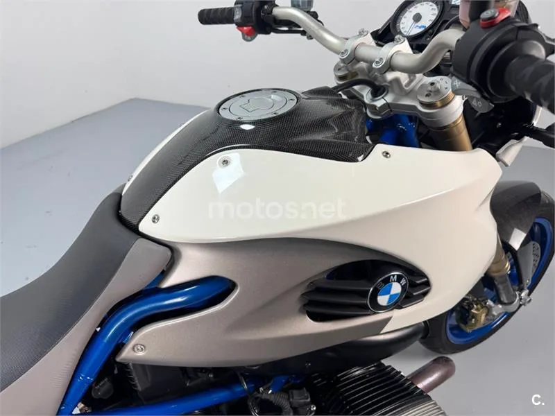 BMW HP2 Megamoto – Vista 9