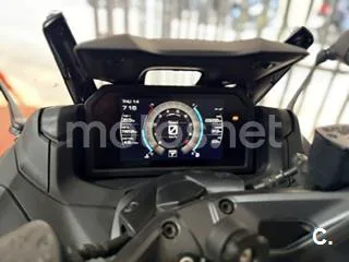 Yamaha TMAX – Vista 3