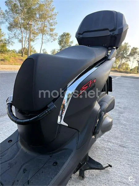 Honda SH 300i – Vista 3
