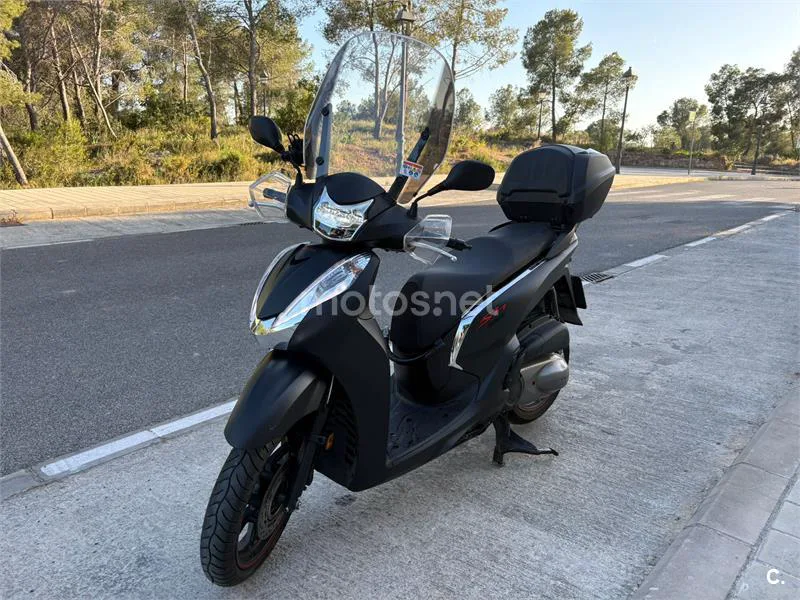 Honda SH 300i – Vista 4
