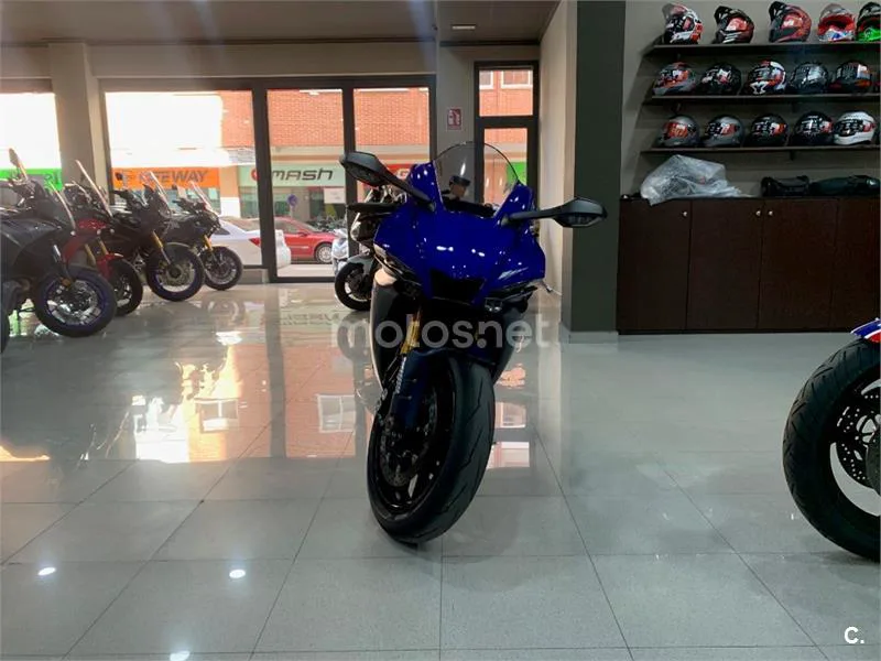 Yamaha R1 – Vista 4