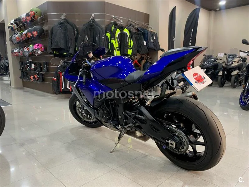 Yamaha R1 – Vista 5