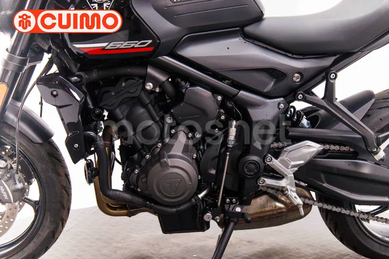 Triumph Trident 660 - Vista 32