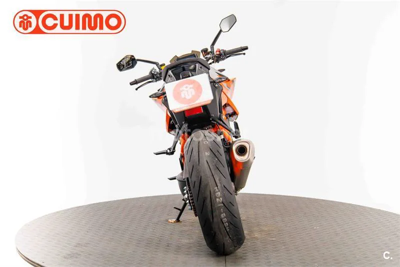KTM 1290 Super Duke R – Vista 5