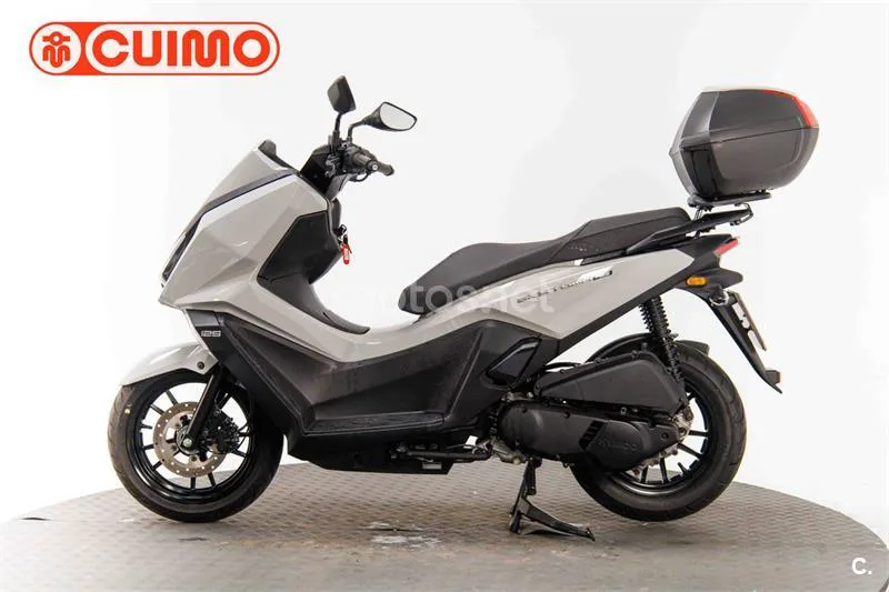 Kymco Sky Town 125 – Vista 8