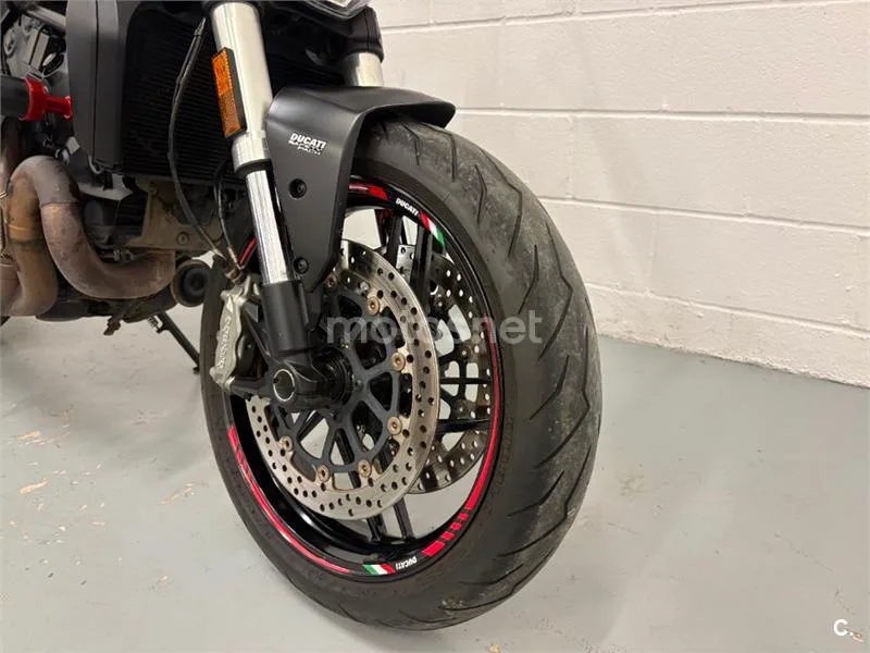 Ducati Monster 821 – Vista 13