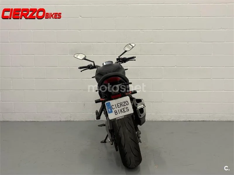 Ducati Monster 821 – Vista 3