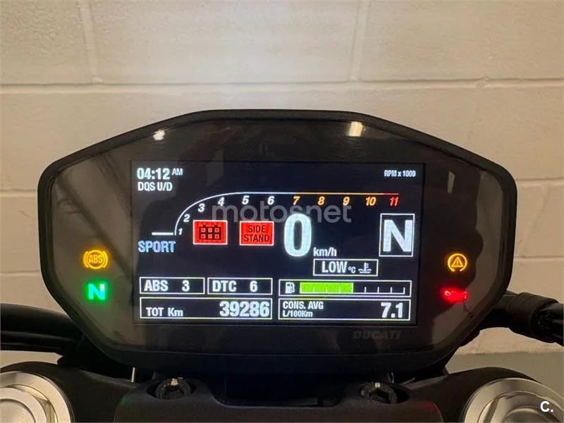 Ducati Monster 821 – Vista 23