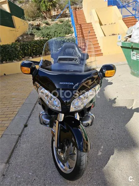 Honda GL 1800 Gold Wing – Vista 2
