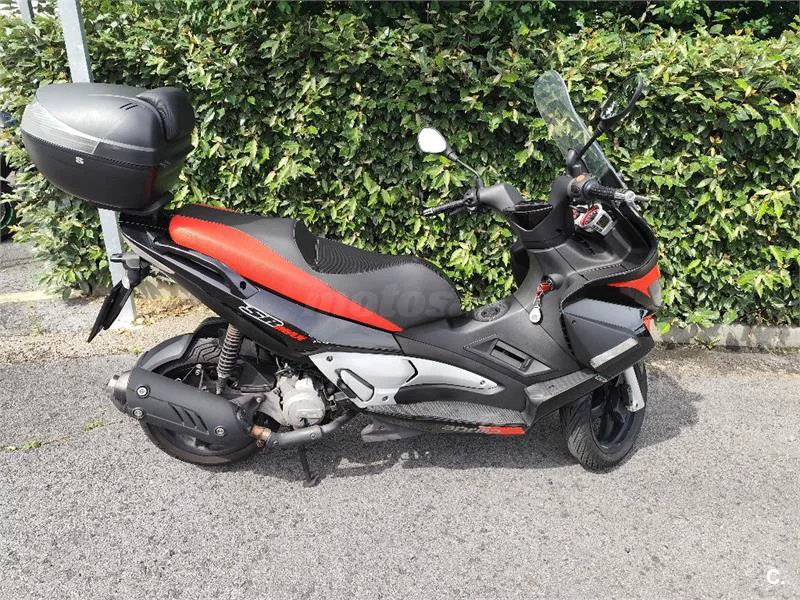 Aprilia SR Max 125 – Vista 3
