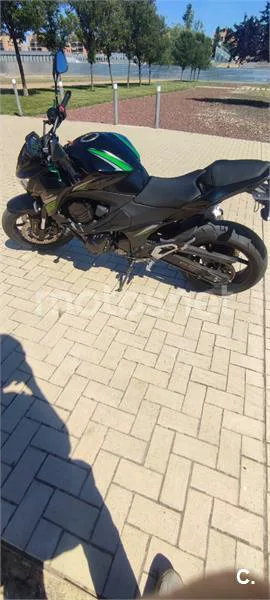 Kawasaki Z800 – Vista 12