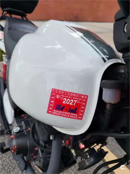 Keeway RKV 125 – Vista 7