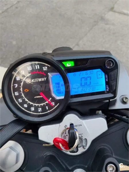 Keeway RKV 125 – Vista 8