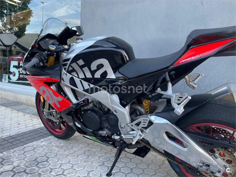 Aprilia RSV4 RF – Vista 3