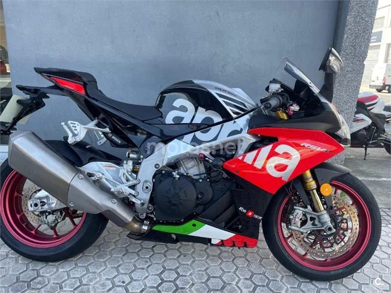 Aprilia RSV4 RF – Vista 5