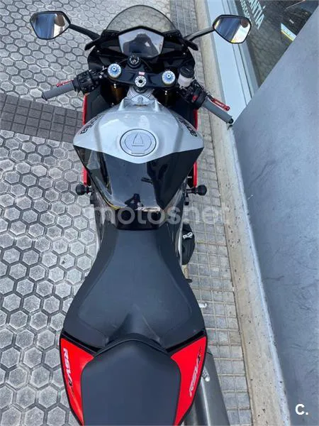 Aprilia RSV4 RF – Vista 8