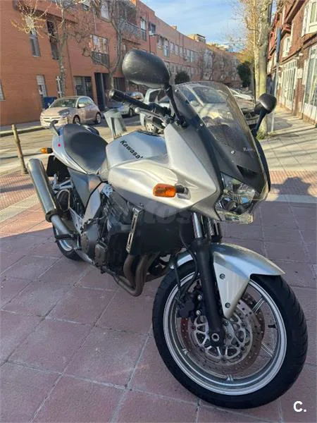 Kawasaki Z750 – Vista 3