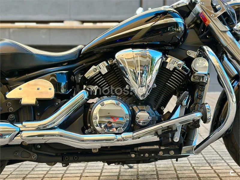 Yamaha XVS 1300A Midnight Star – Vista 11