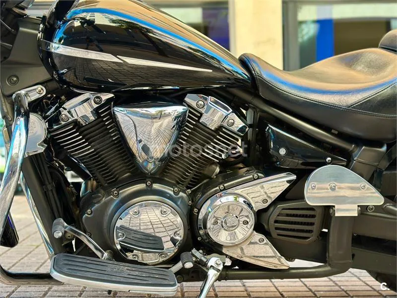 Yamaha XVS 1300A Midnight Star – Vista 15