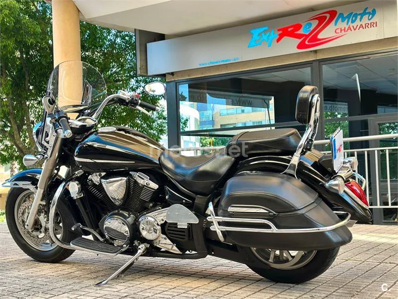 Yamaha XVS 1300A Midnight Star – Vista 19