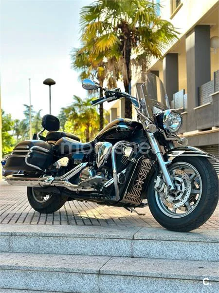 Yamaha XVS 1300A Midnight Star – Vista 25