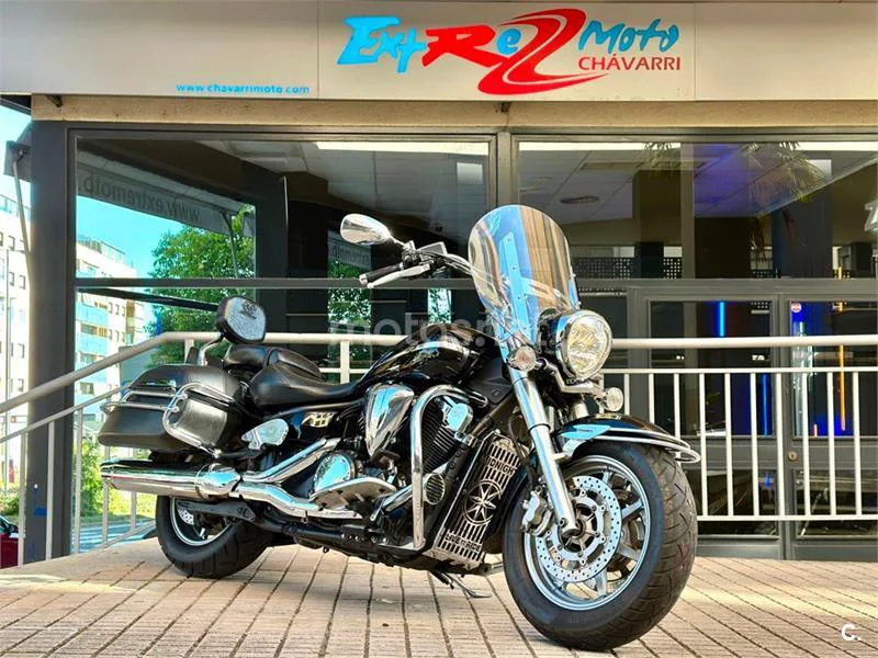 Yamaha XVS 1300A Midnight Star – Vista 32