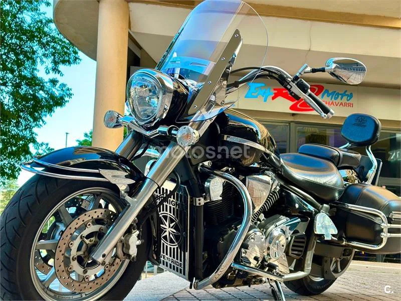 Yamaha XVS 1300A Midnight Star – Vista 34