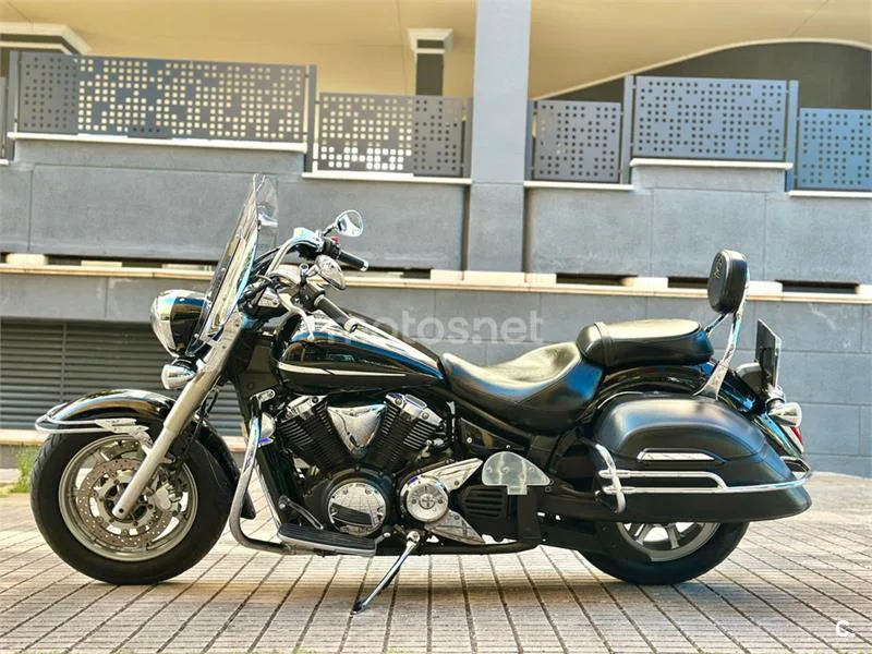 Yamaha XVS 1300A Midnight Star – Vista 36