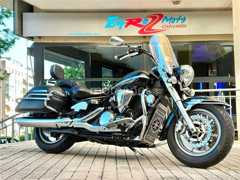 Yamaha XVS 1300A Midnight Star – Vista 38