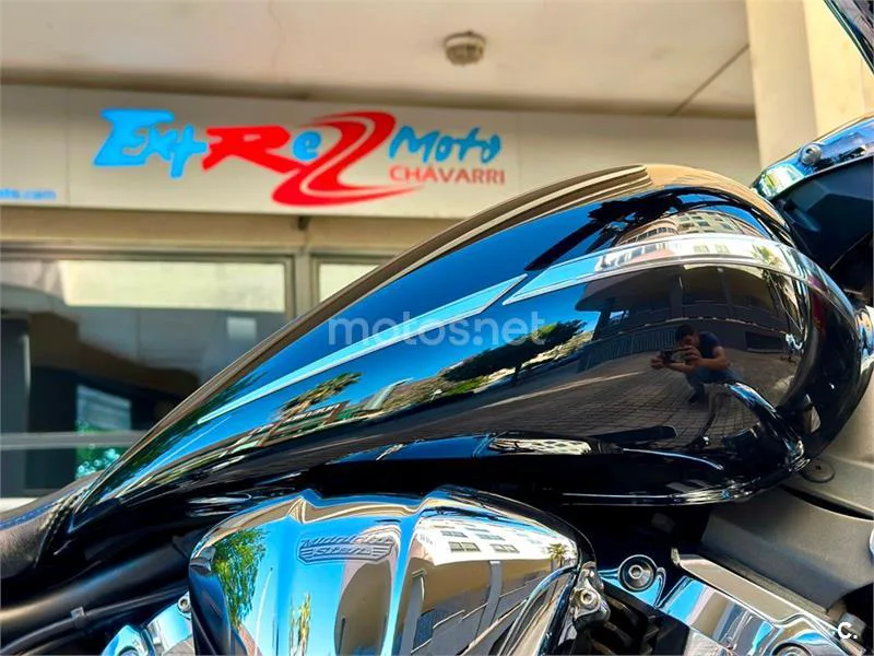 Yamaha XVS 1300A Midnight Star – Vista 40