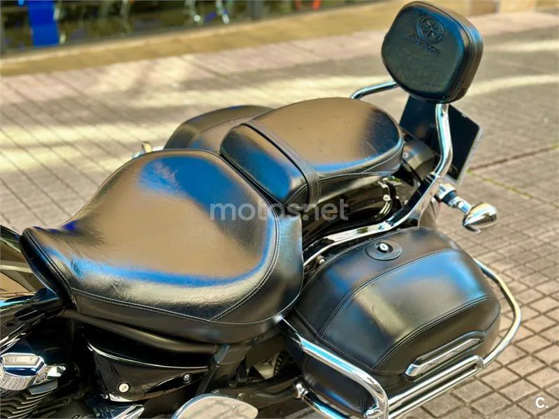 Yamaha XVS 1300A Midnight Star – Vista 10