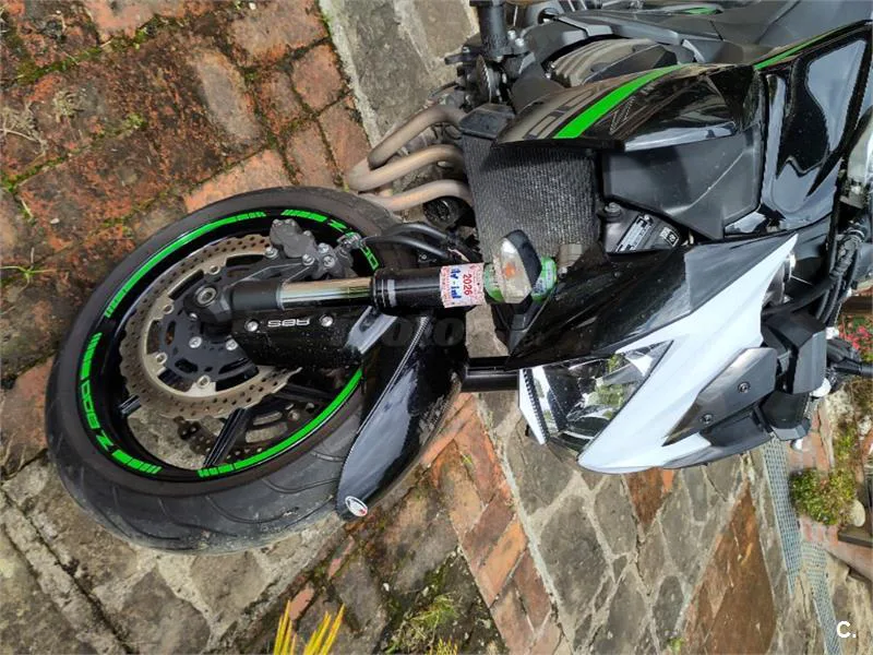 Kawasaki Z800 – Vista 3