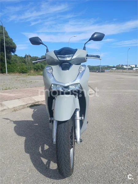 Honda SH125i - Vista 4