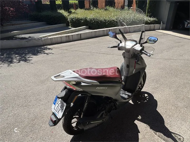 Kymco People S 125 – Vista 4