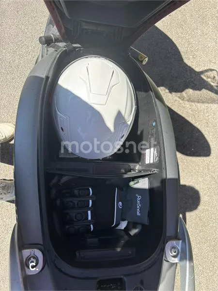 Kymco People S 125 – Vista 6
