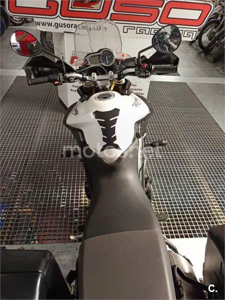 Triumph Tiger 800 – Vista 11