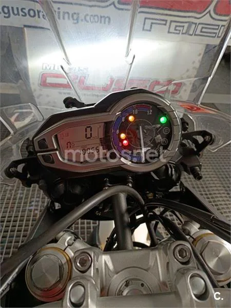 Triumph Tiger 800 – Vista 21