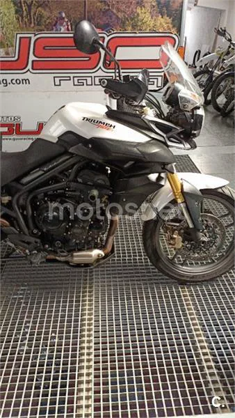 Triumph Tiger 800 – Vista 22