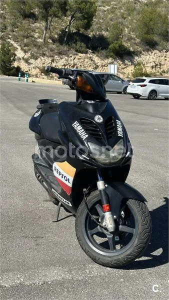Yamaha Aerox 50 R – Vista 3