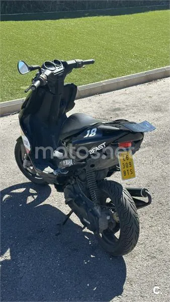 Yamaha Aerox 50 R – Vista 4
