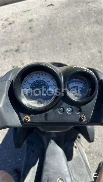 Yamaha Aerox 50 R – Vista 9