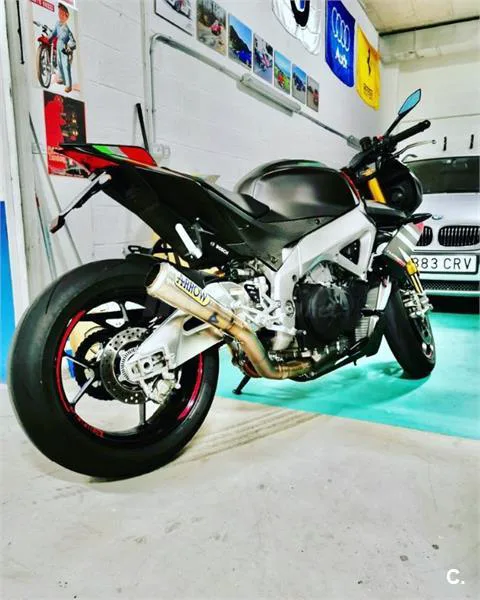 Aprilia Tuono V4 1100 Factory – Vista 2