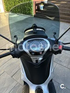 Piaggio Beverly – Vista 3