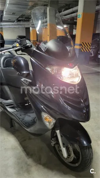 Kymco Grand Dink 125 – Vista 5