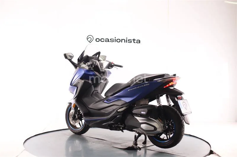 Honda Forza 350 – Vista 3