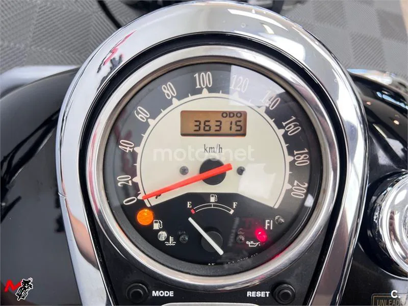 Kawasaki VN 900 Classic – Vista 8