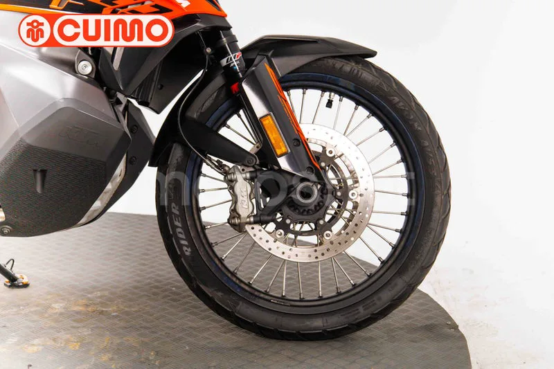 KTM 890 – Vista 13