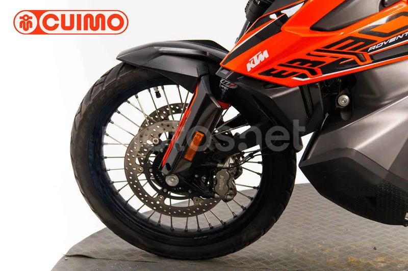 KTM 890 – Vista 22